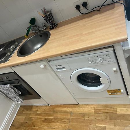 Lovely First Floor Flat-2 London Exterior photo