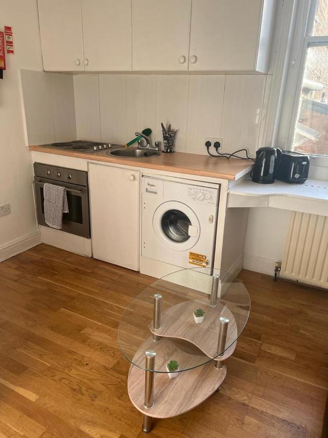Lovely First Floor Flat-2 London Exterior photo