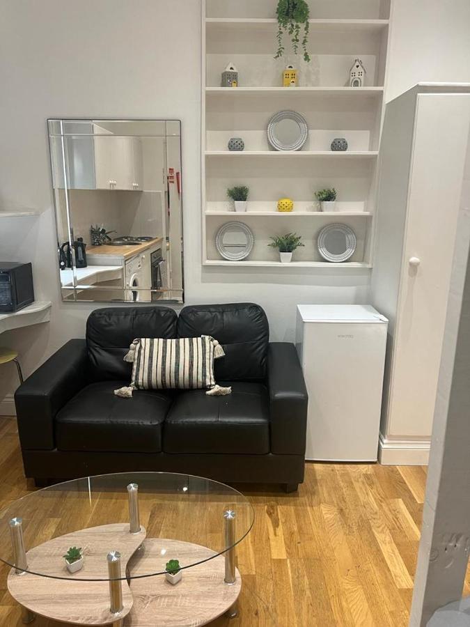Lovely First Floor Flat-2 London Exterior photo